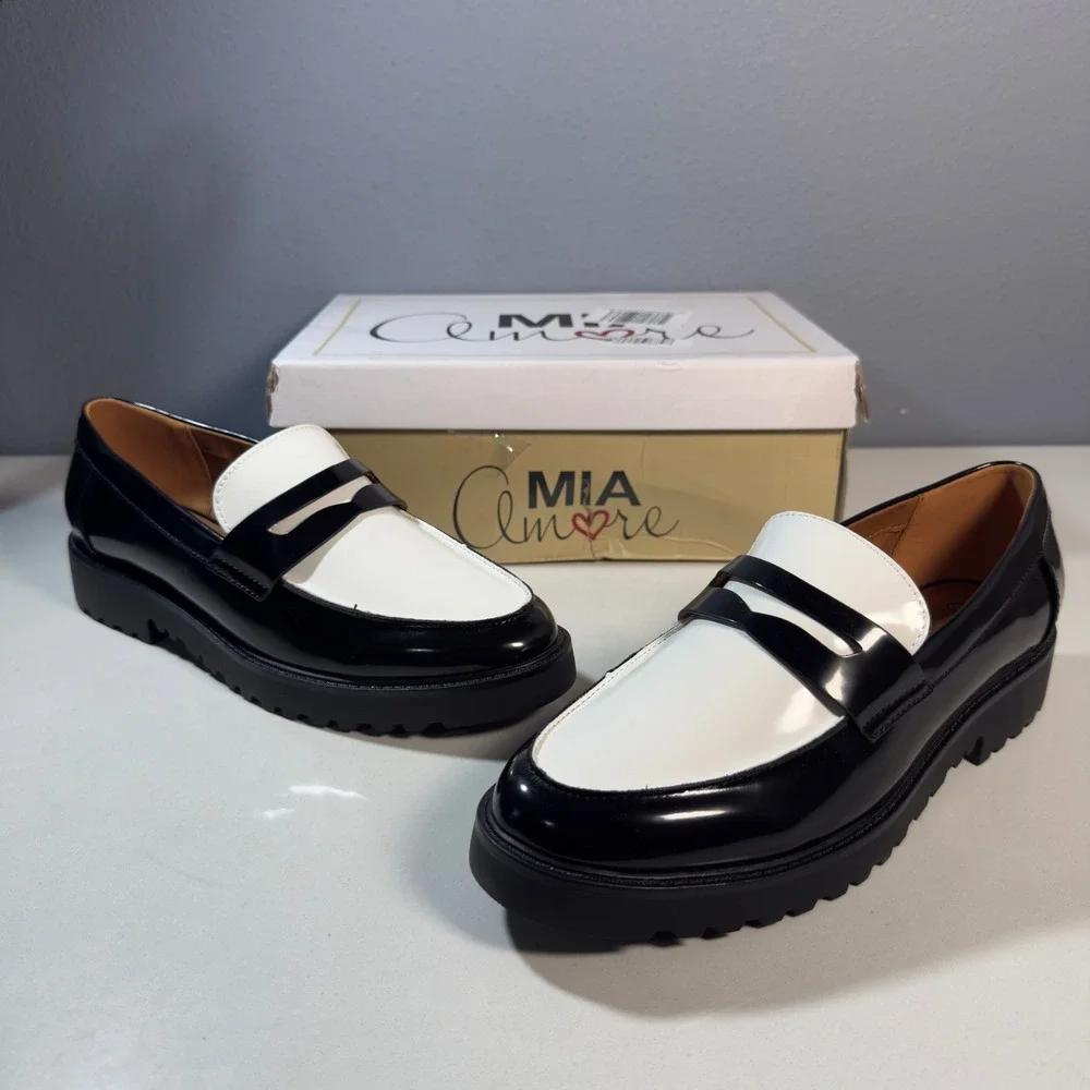 Mia Amore Hali Loafers Womens 10 Black White New Lug Sole Patent Penny Shoe